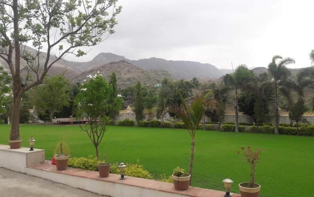 Meera Valley Resort By Nexottel Udaipur Esterno foto