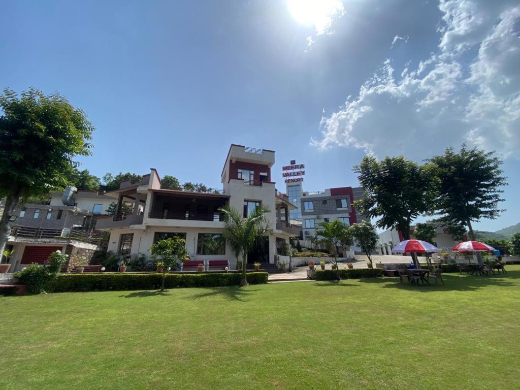 Meera Valley Resort By Nexottel Udaipur Esterno foto