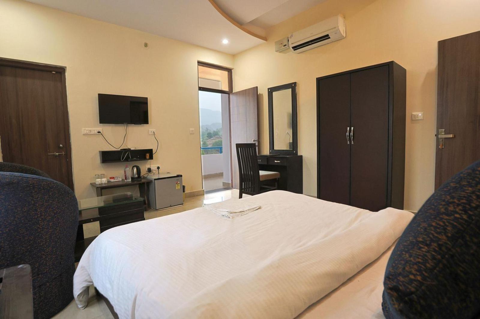 Meera Valley Resort By Nexottel Udaipur Esterno foto